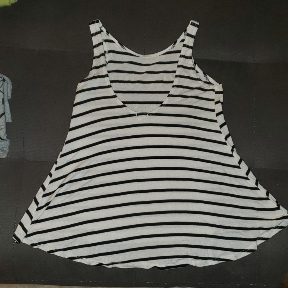 Tank top - Picture 2 of 3